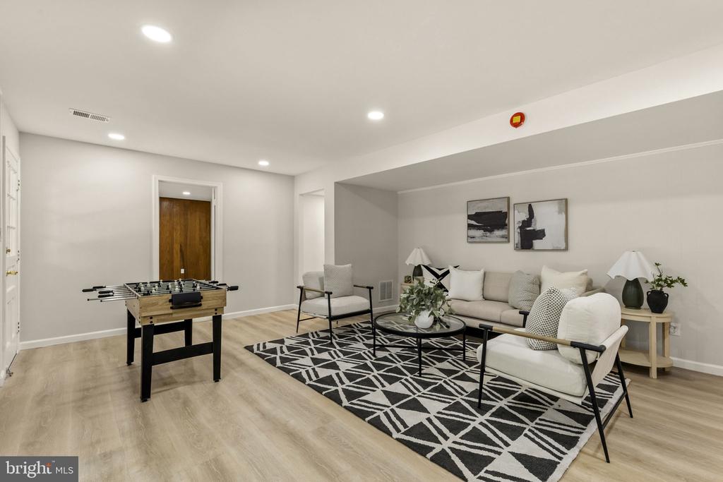 6621 SULKY LANE