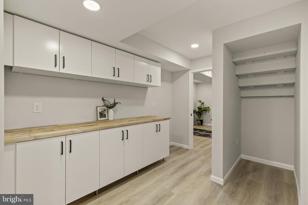 6621 SULKY LANE