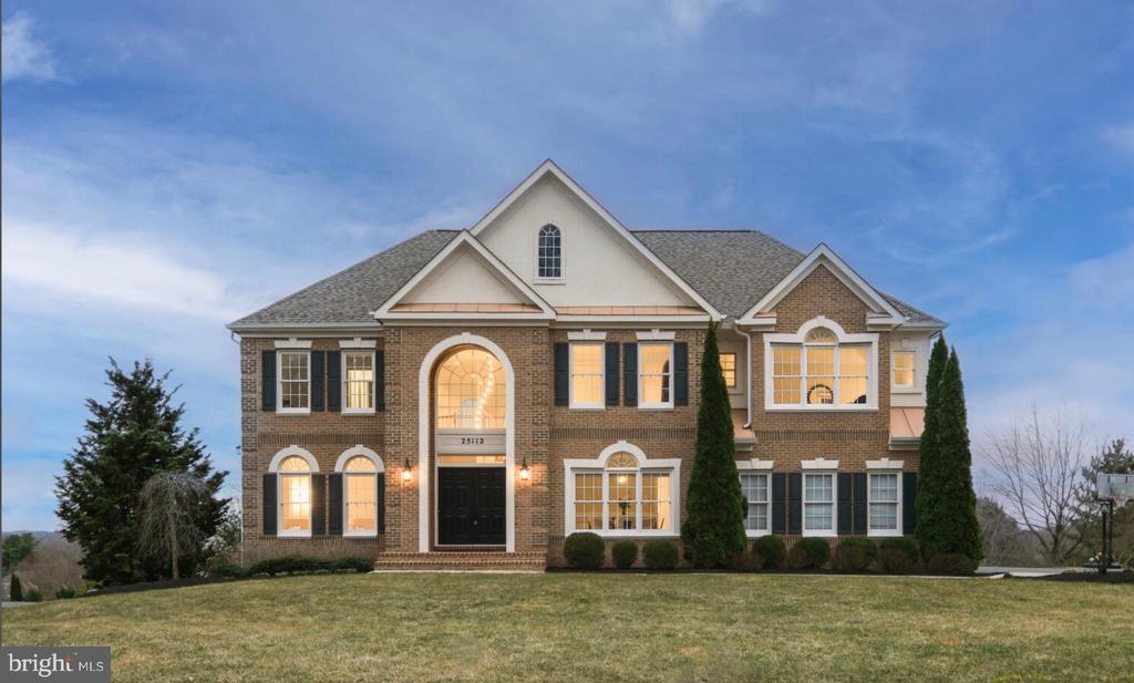 8 SENECA FOREST COURT