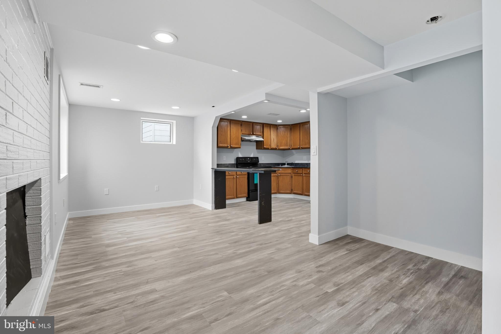 5117 HOLLYWOOD ROAD