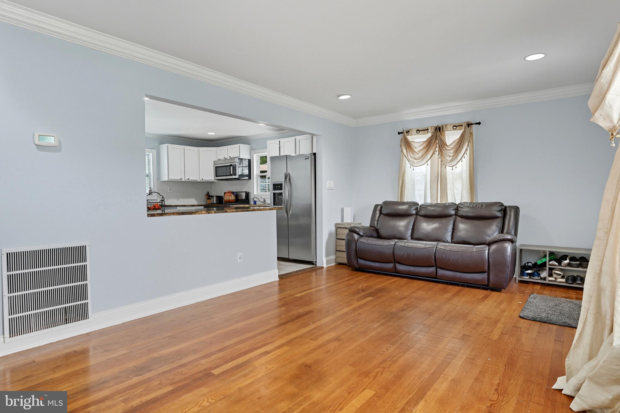 5117 HOLLYWOOD ROAD