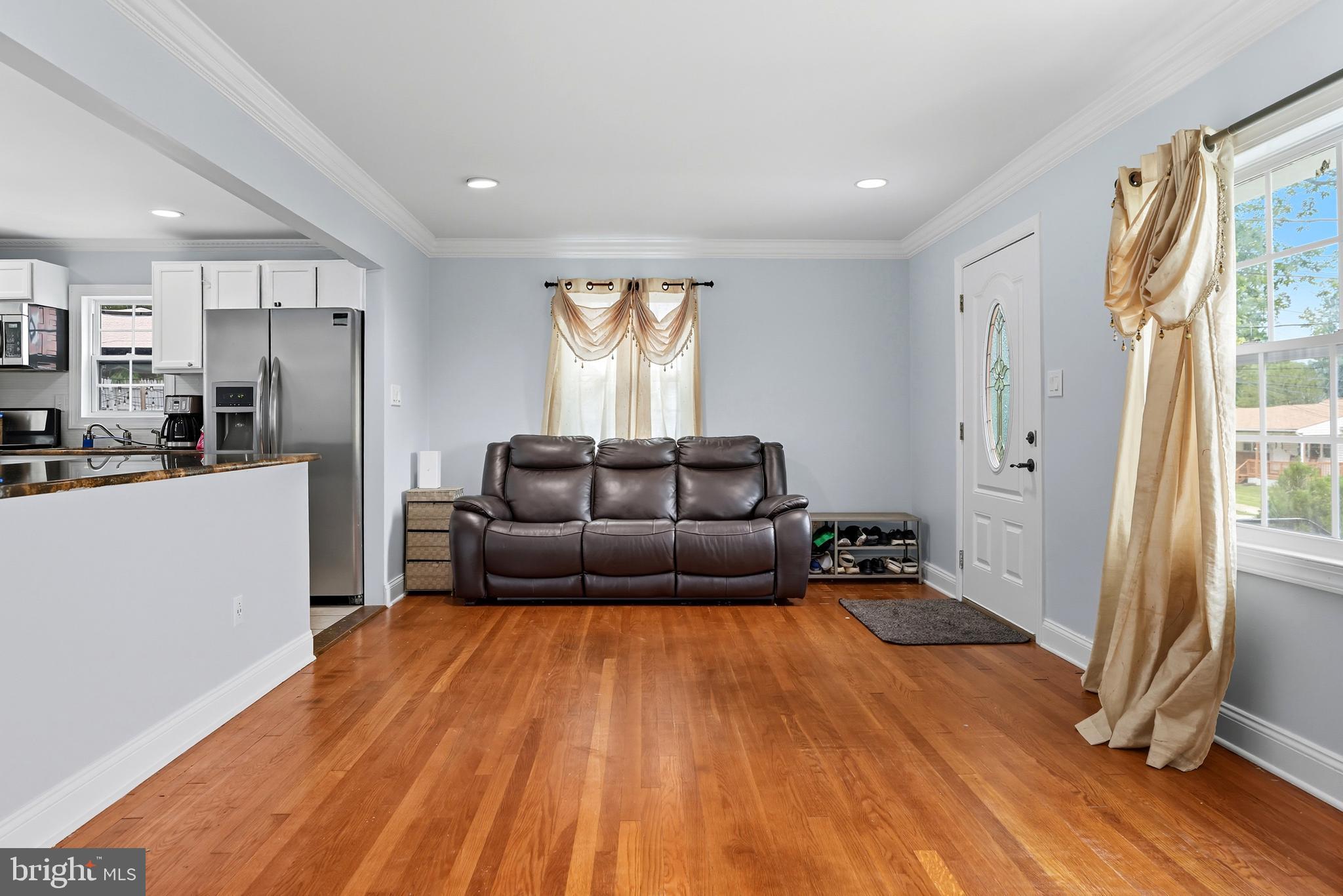 5117 HOLLYWOOD ROAD