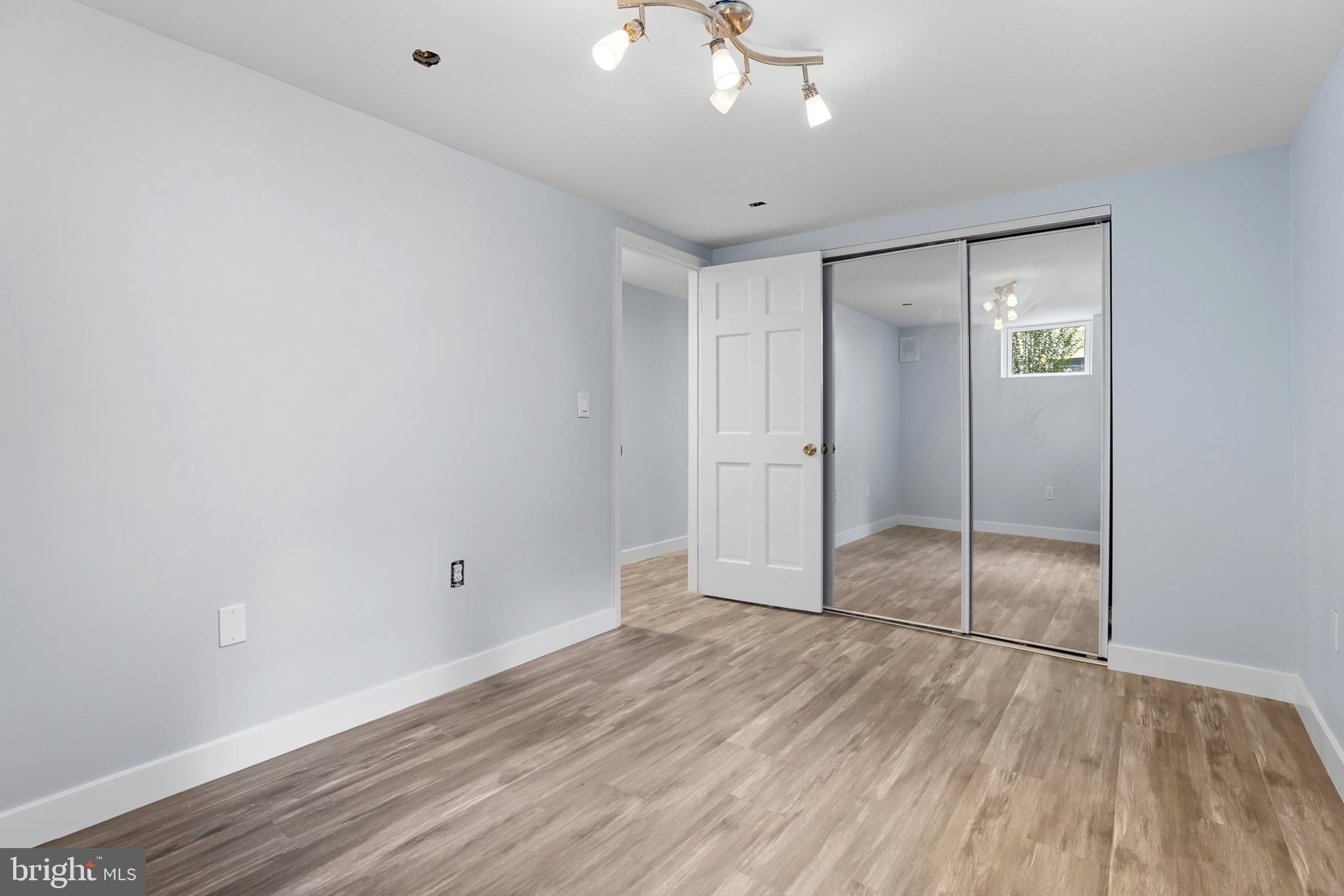 5117 HOLLYWOOD ROAD