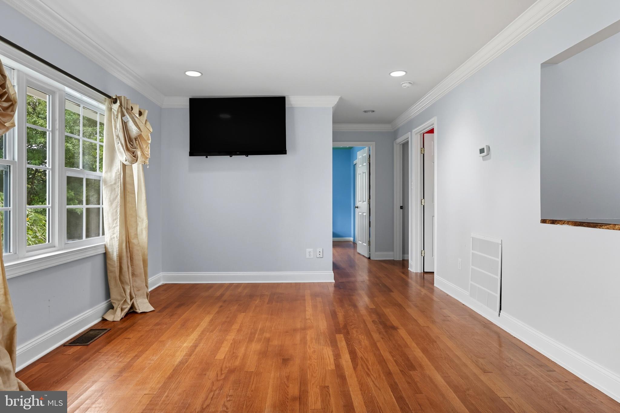 5117 HOLLYWOOD ROAD