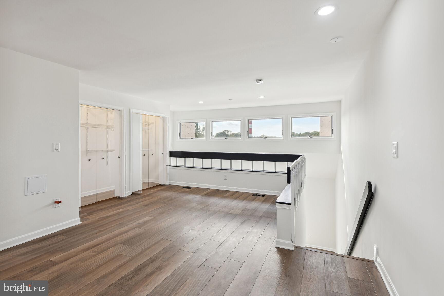 33-F Queen Anne Way