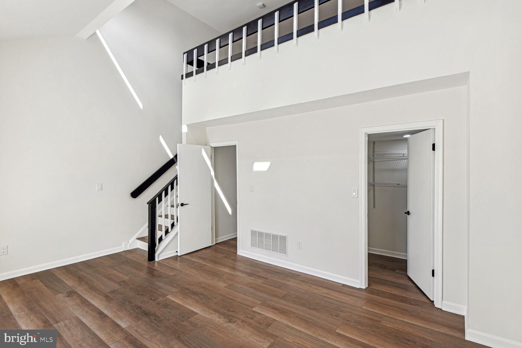 33-F Queen Anne Way