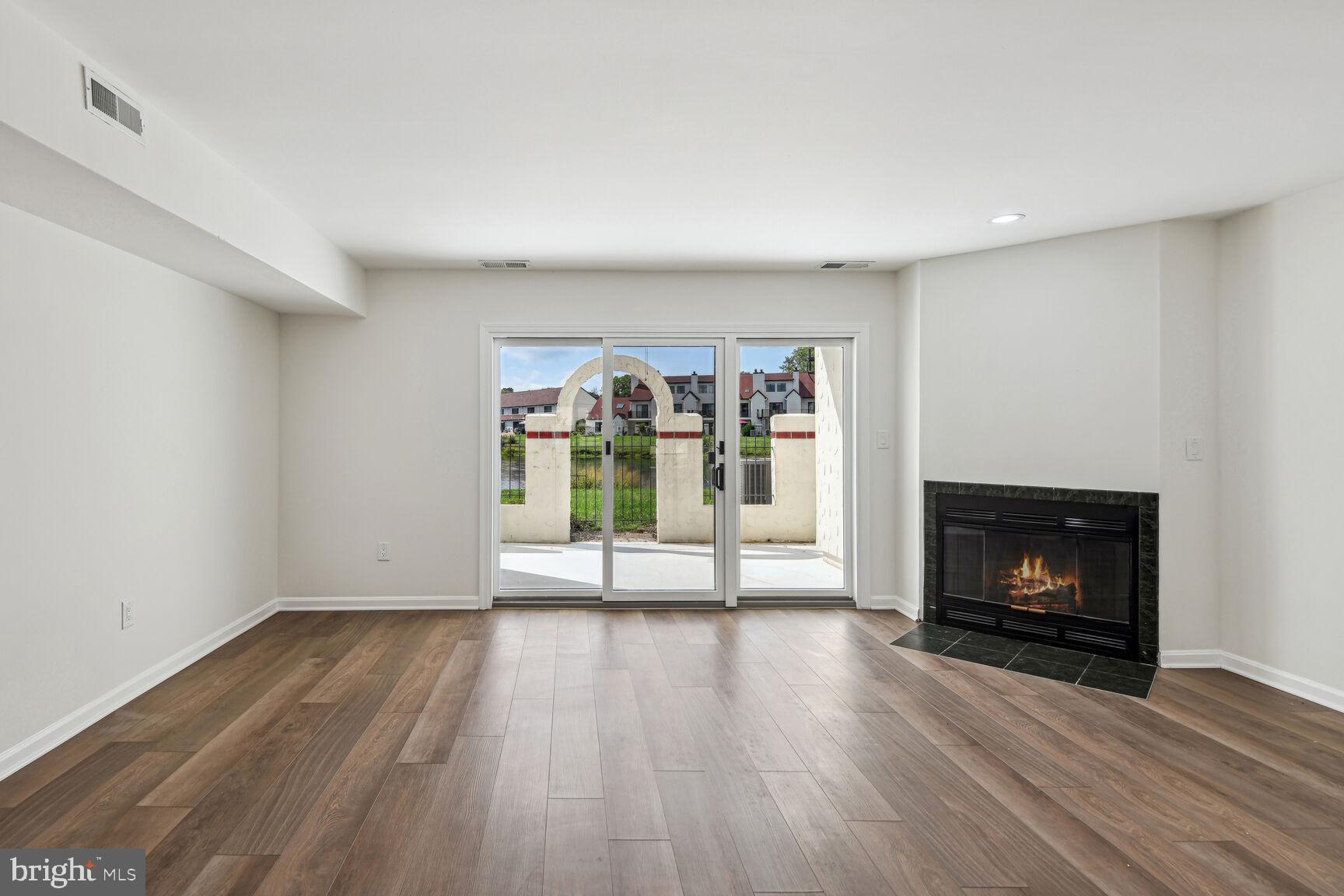 33-F Queen Anne Way