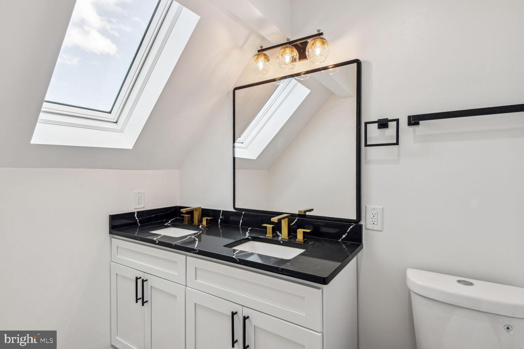 33-F Queen Anne Way