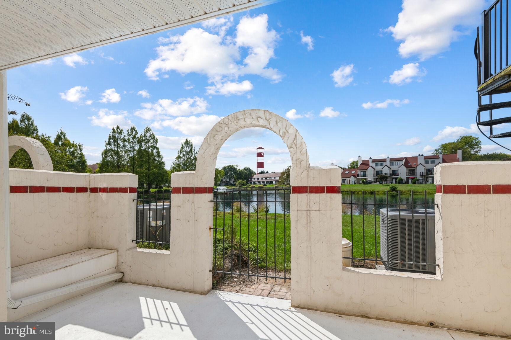 33-F Queen Anne Way