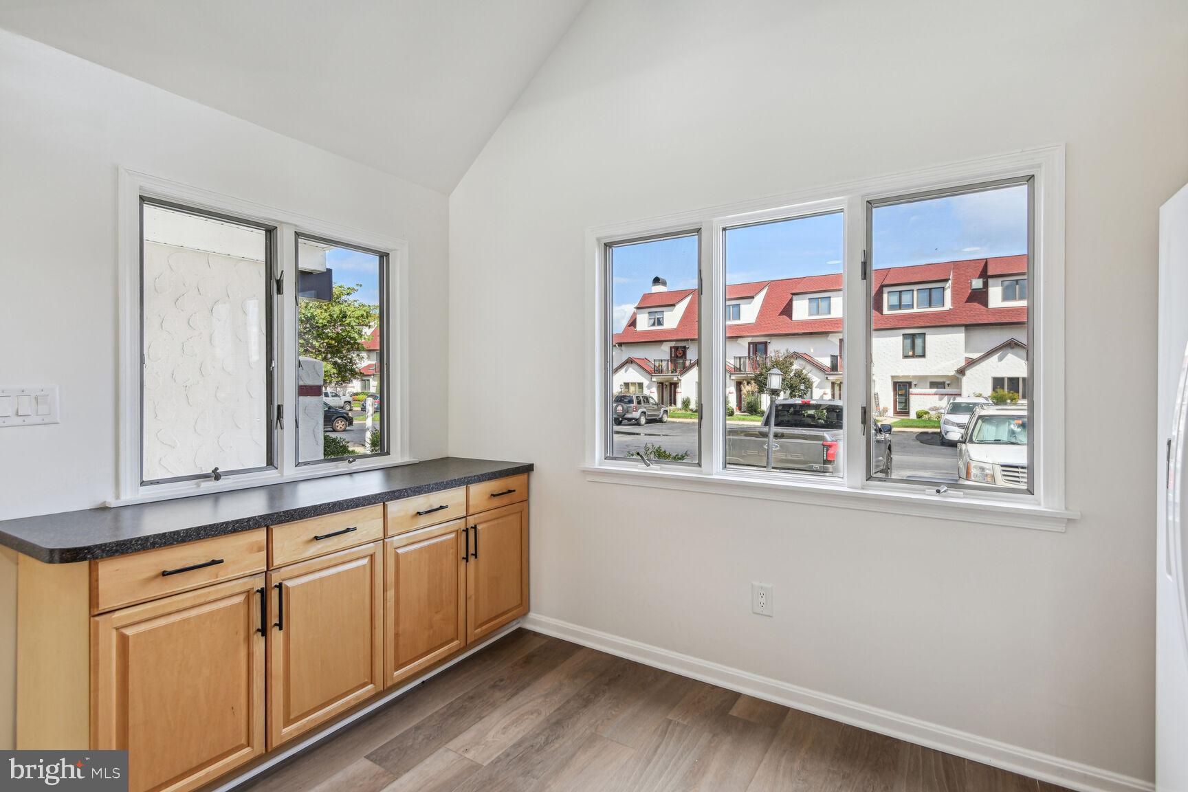 33-F Queen Anne Way