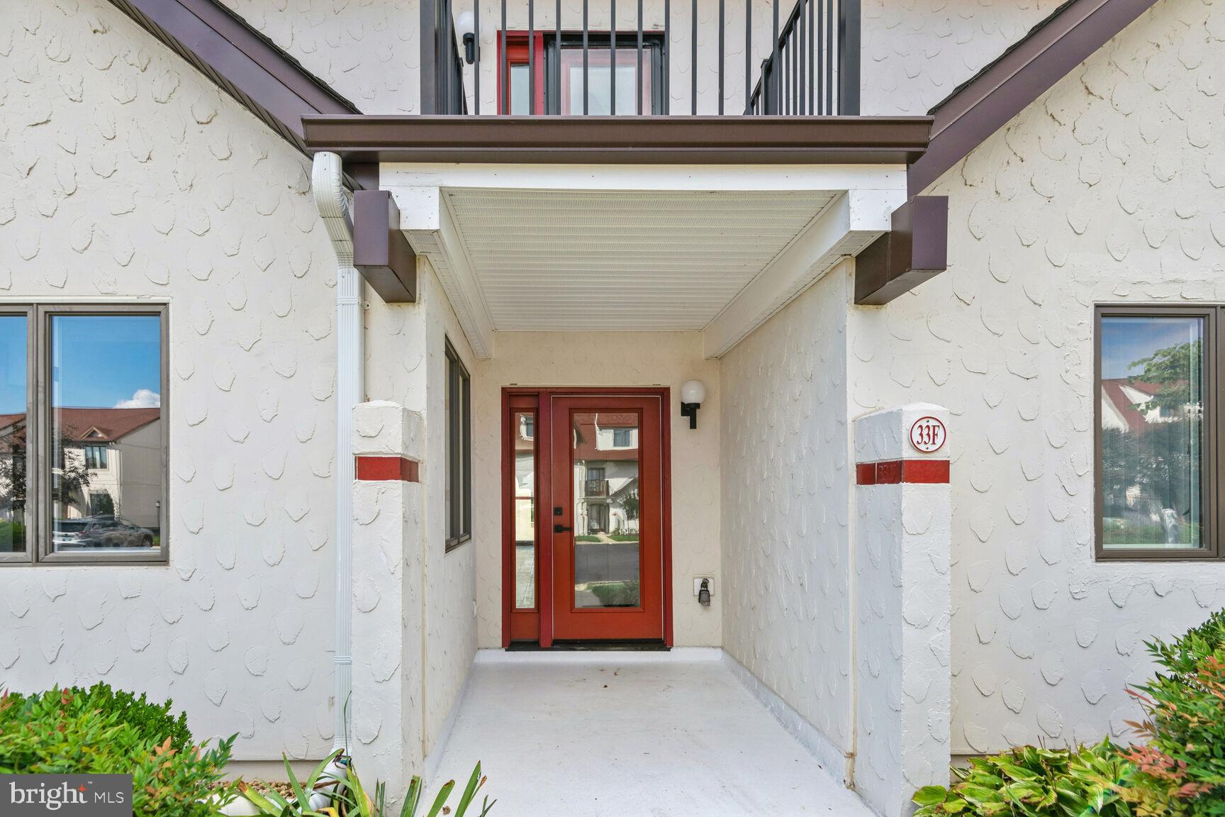 33-F Queen Anne Way