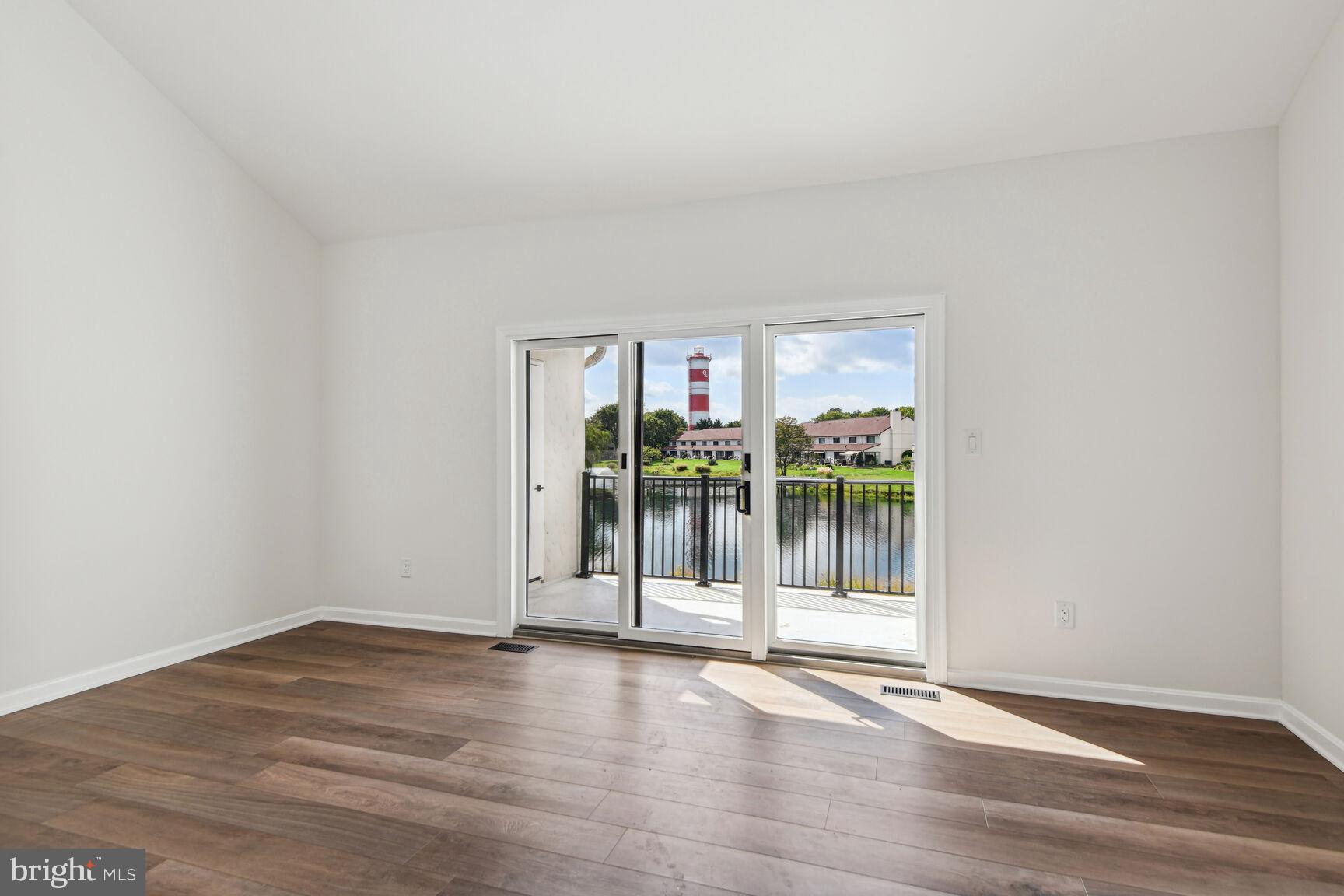 33-F Queen Anne Way