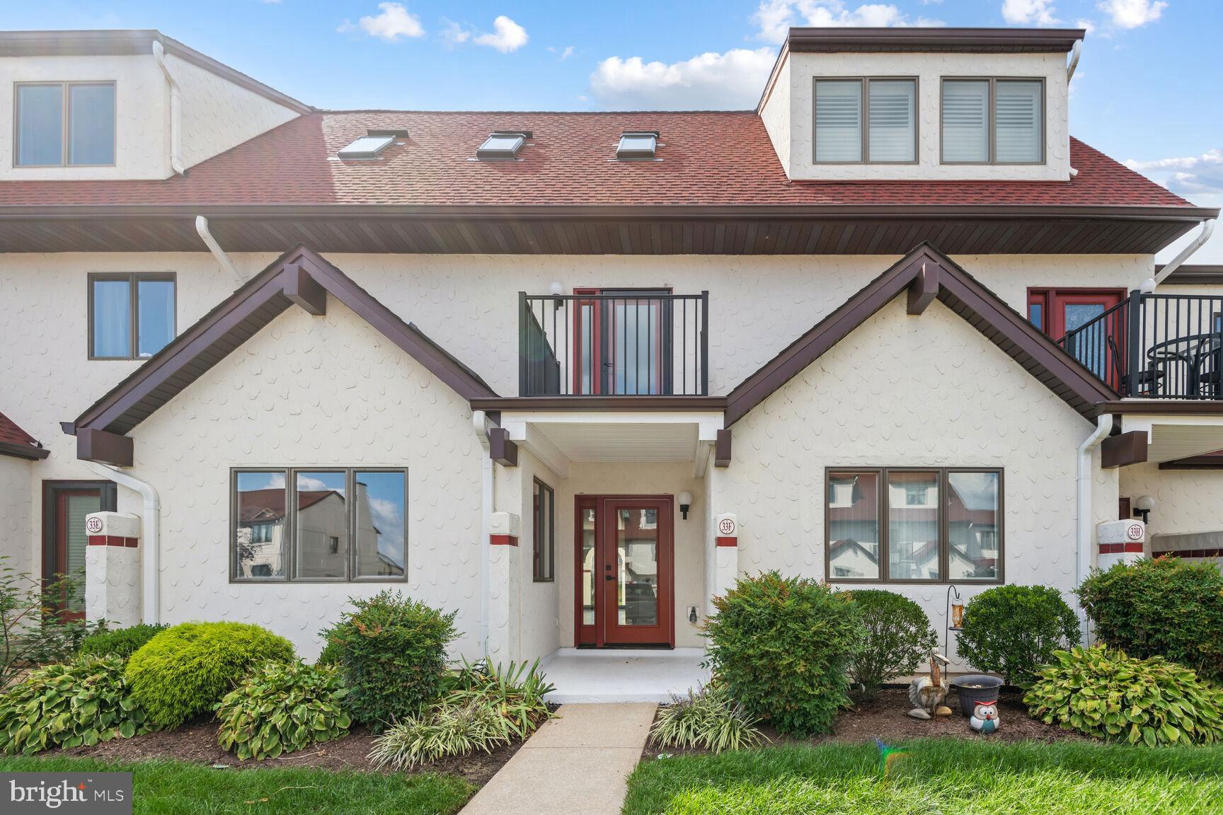 33-F Queen Anne Way