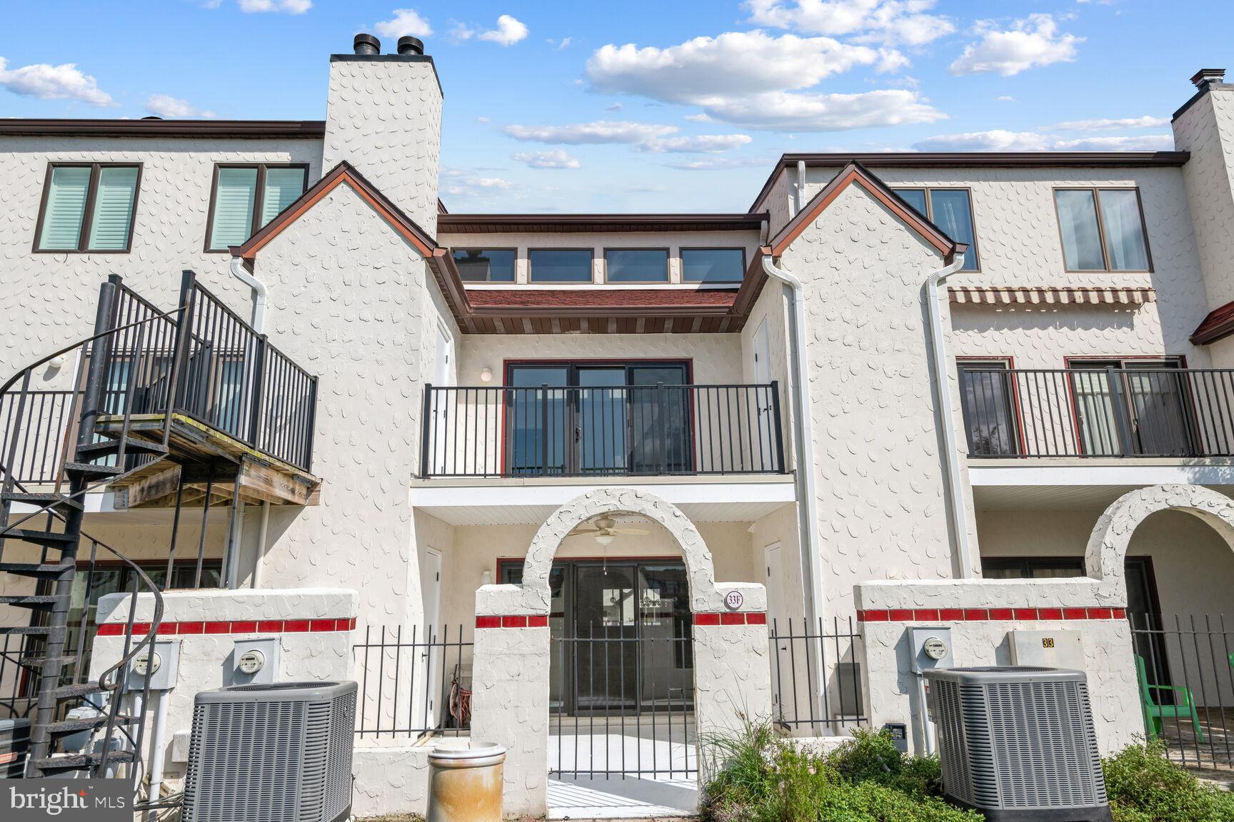 33-F Queen Anne Way