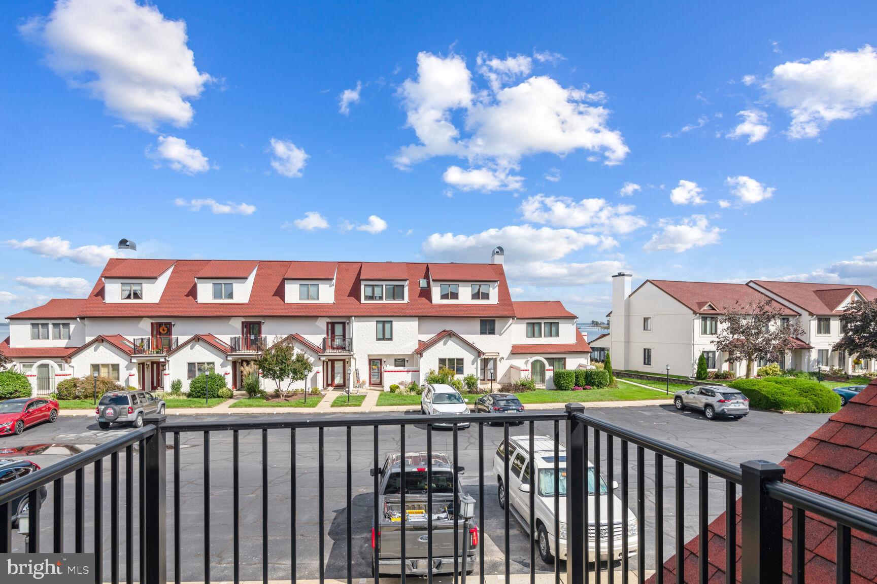 33-F Queen Anne Way