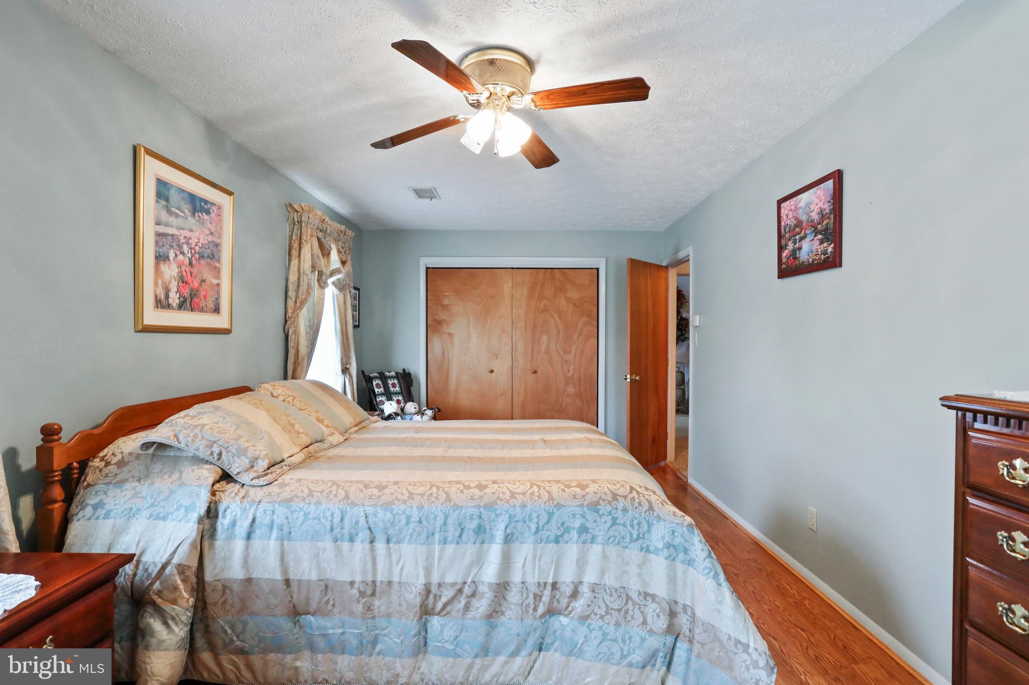 212 W Cedarmeade Ave