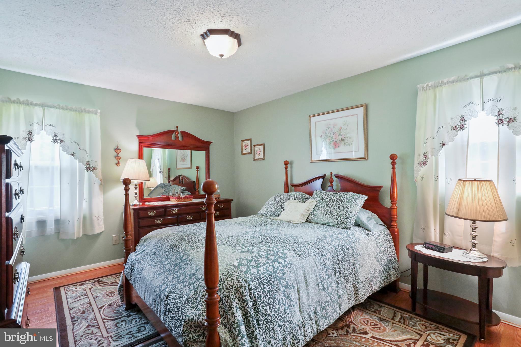 212 W Cedarmeade Ave