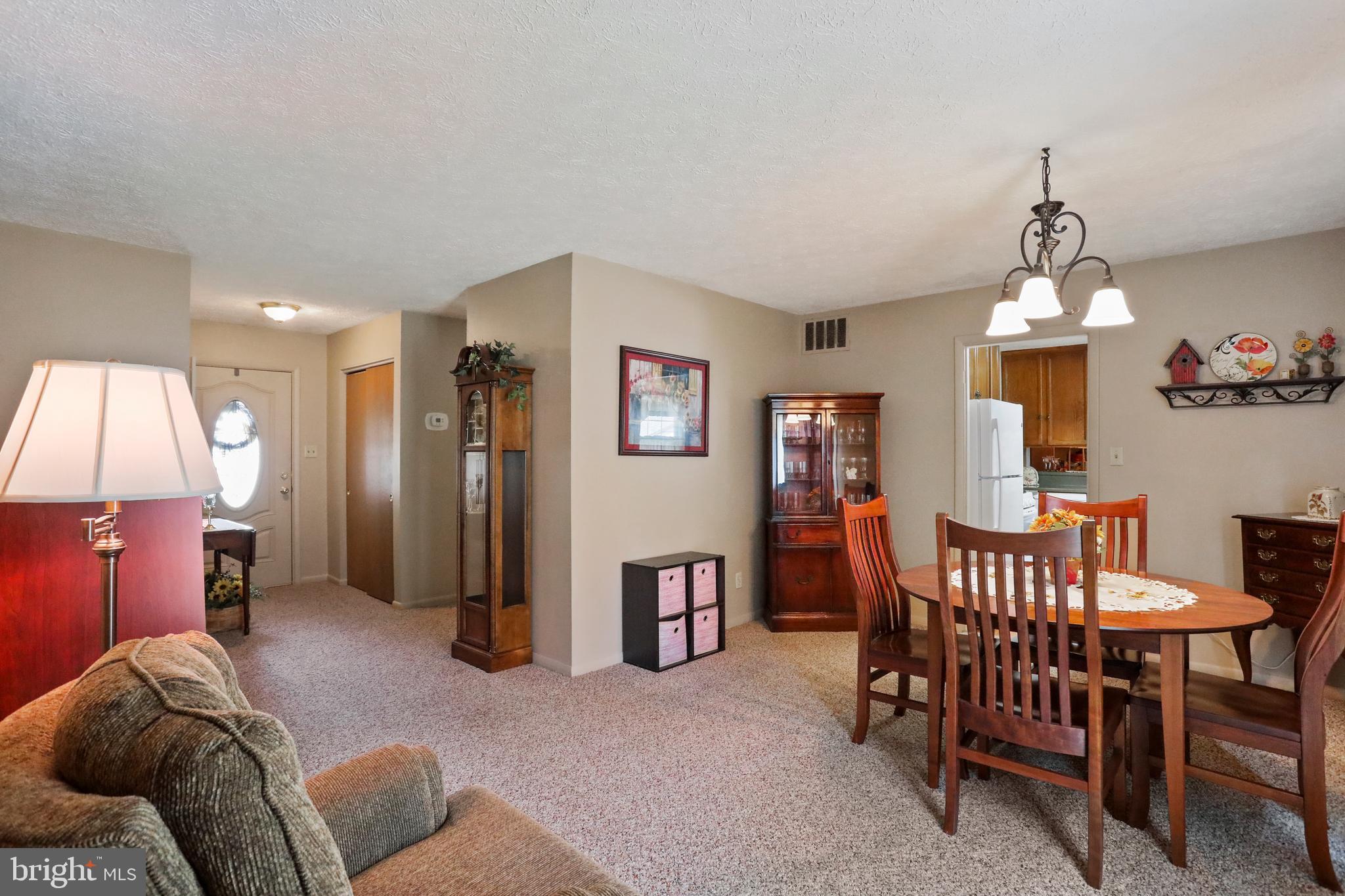 212 W Cedarmeade Ave