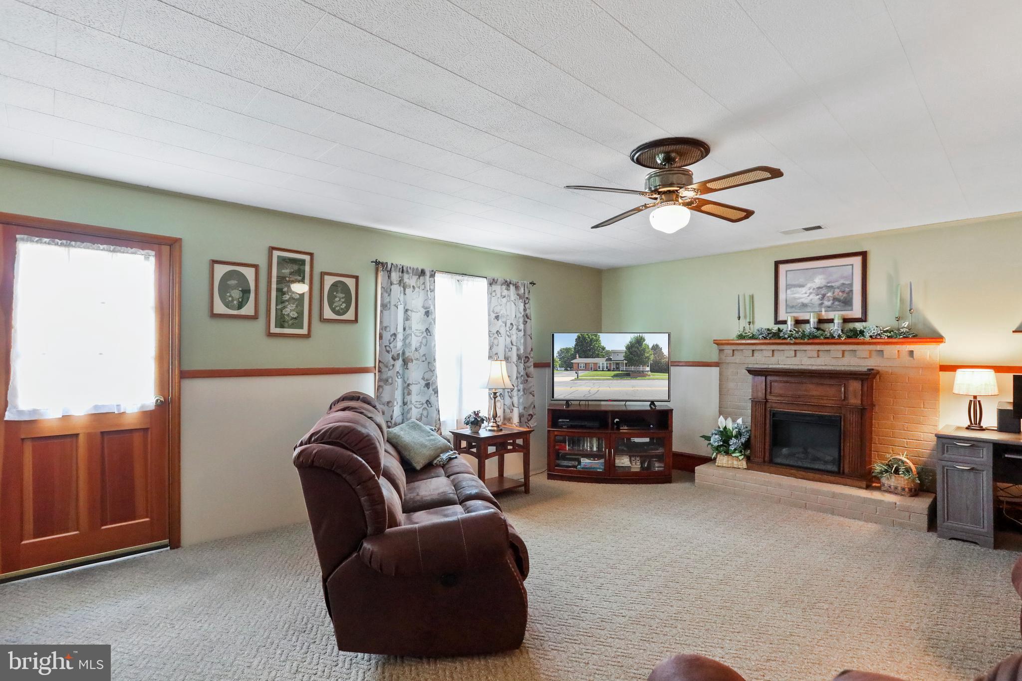 212 W Cedarmeade Ave