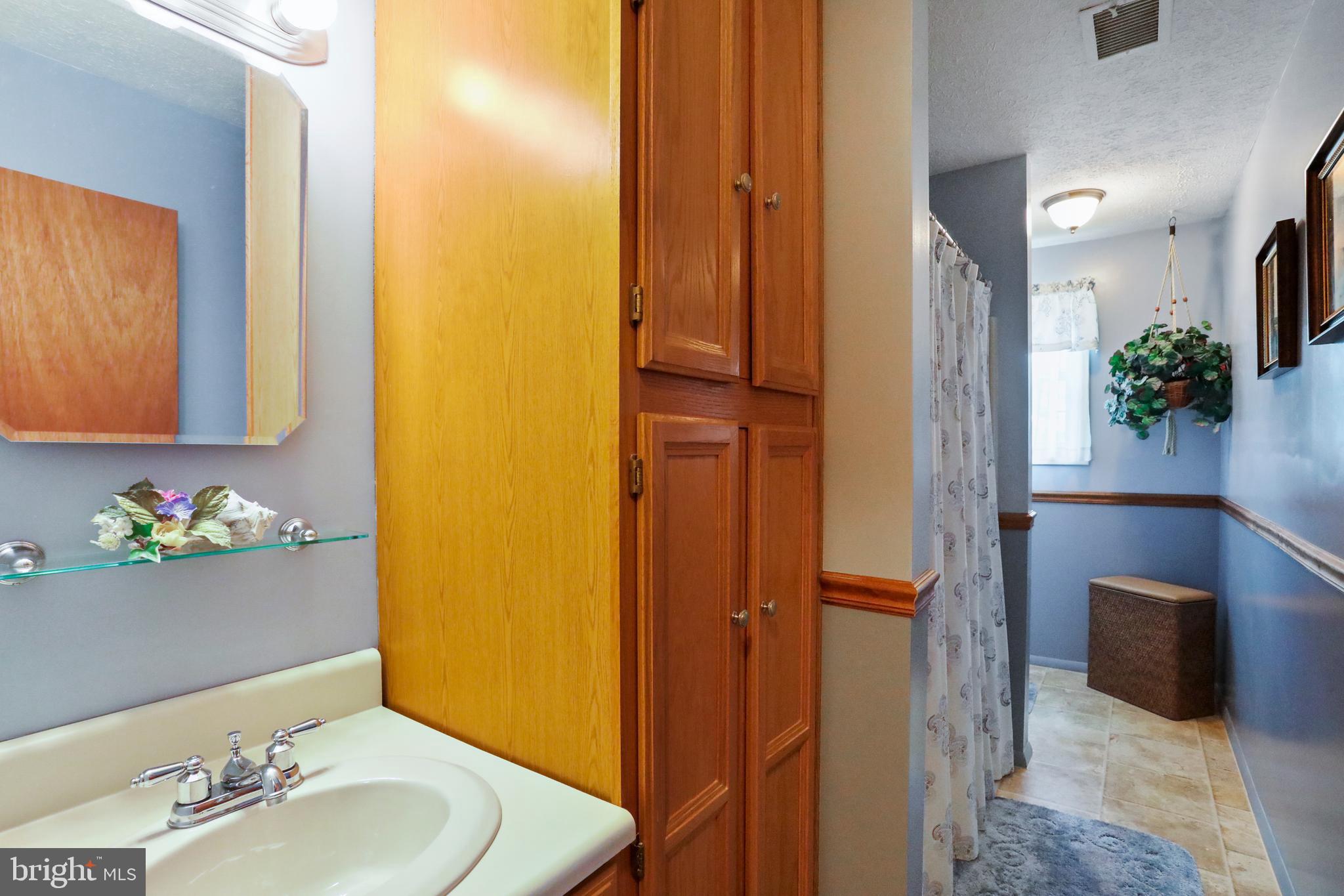 212 W Cedarmeade Ave