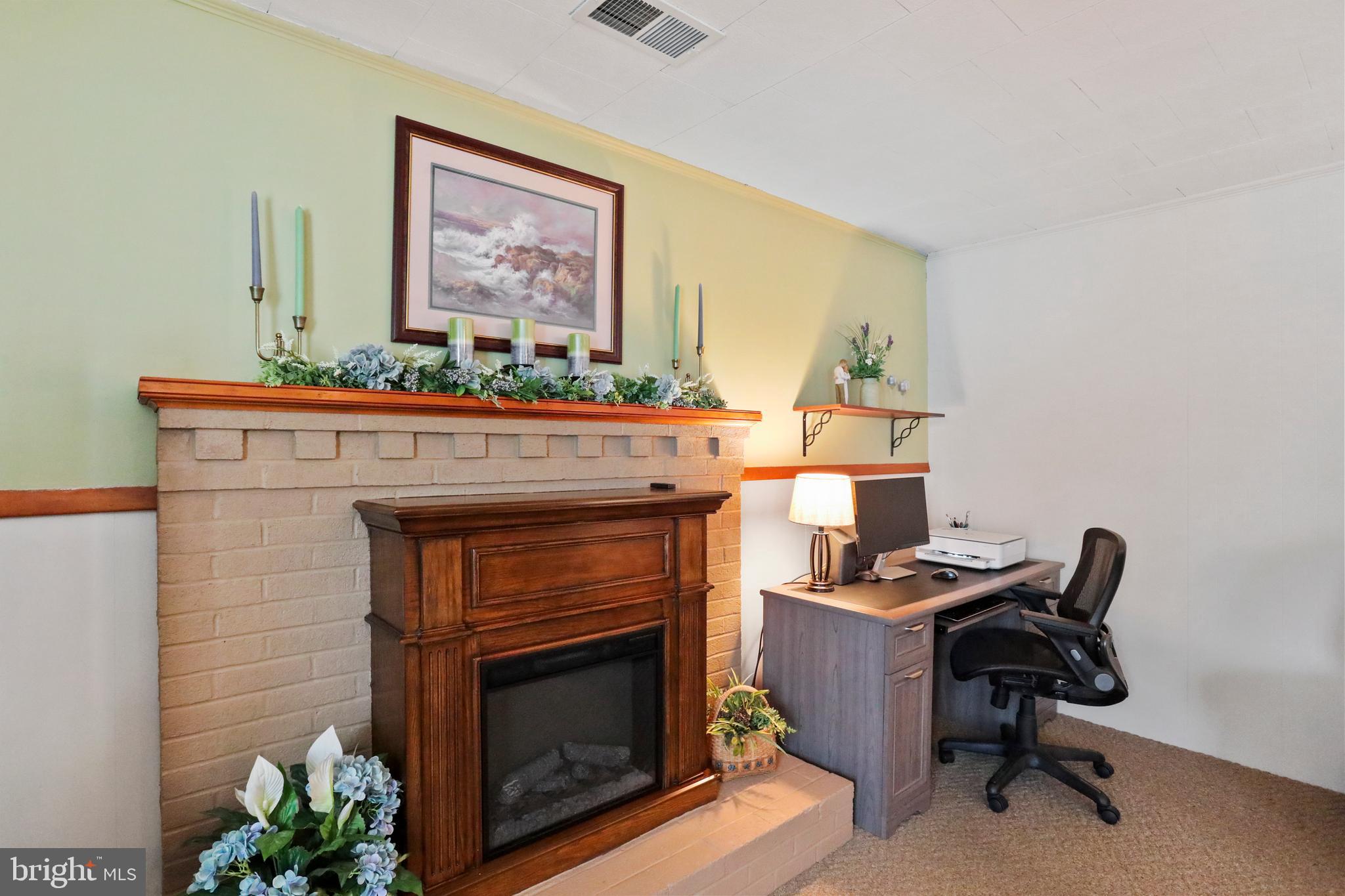212 W Cedarmeade Ave