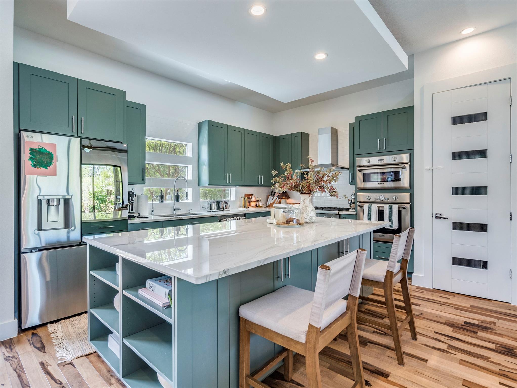 812 W Live Oak ST