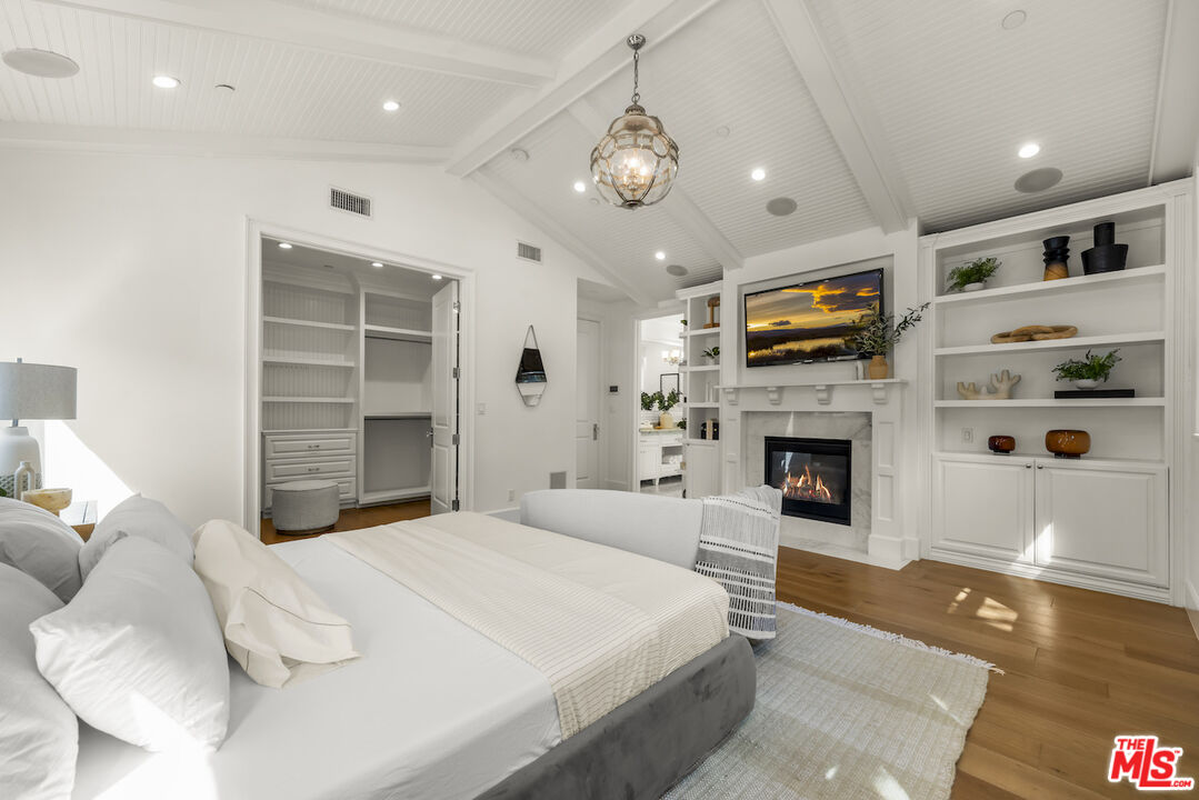 12308 Cantura St