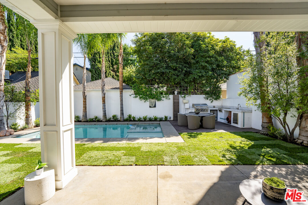 12308 Cantura St
