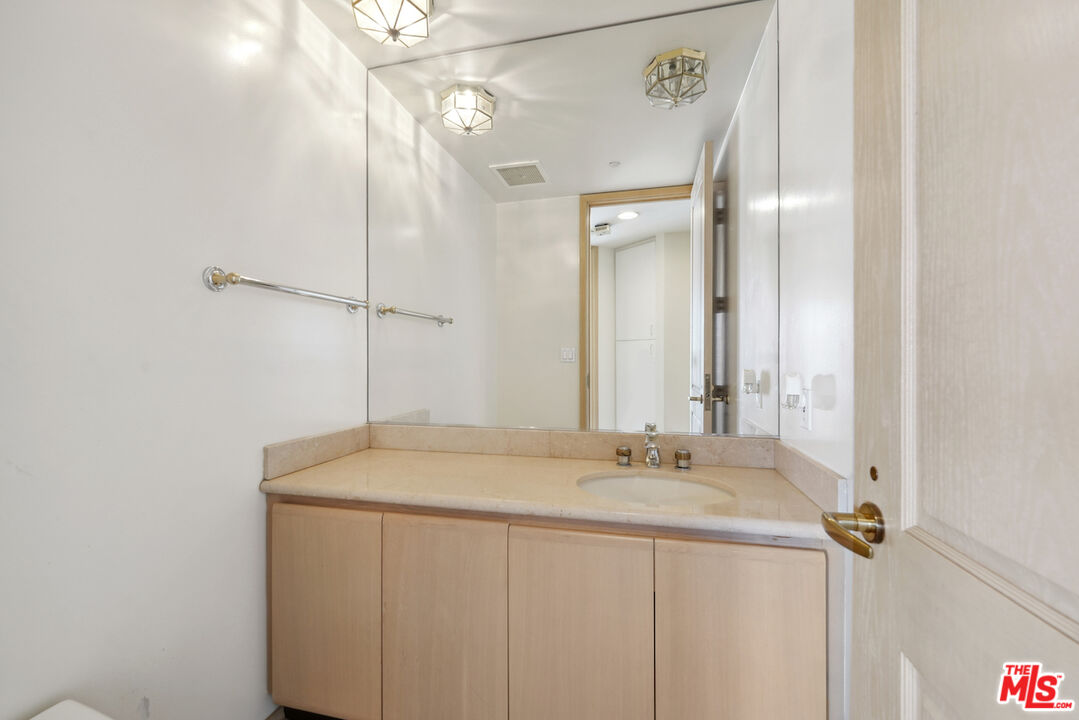 10490 Wilshire Blvd Unit: 1402