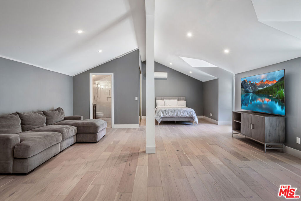 16041 Dickens Street