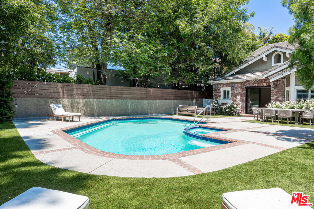 16041 Dickens Street