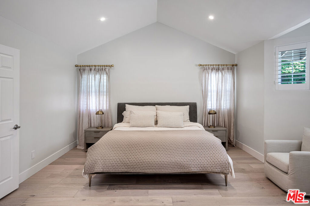 16041 Dickens Street