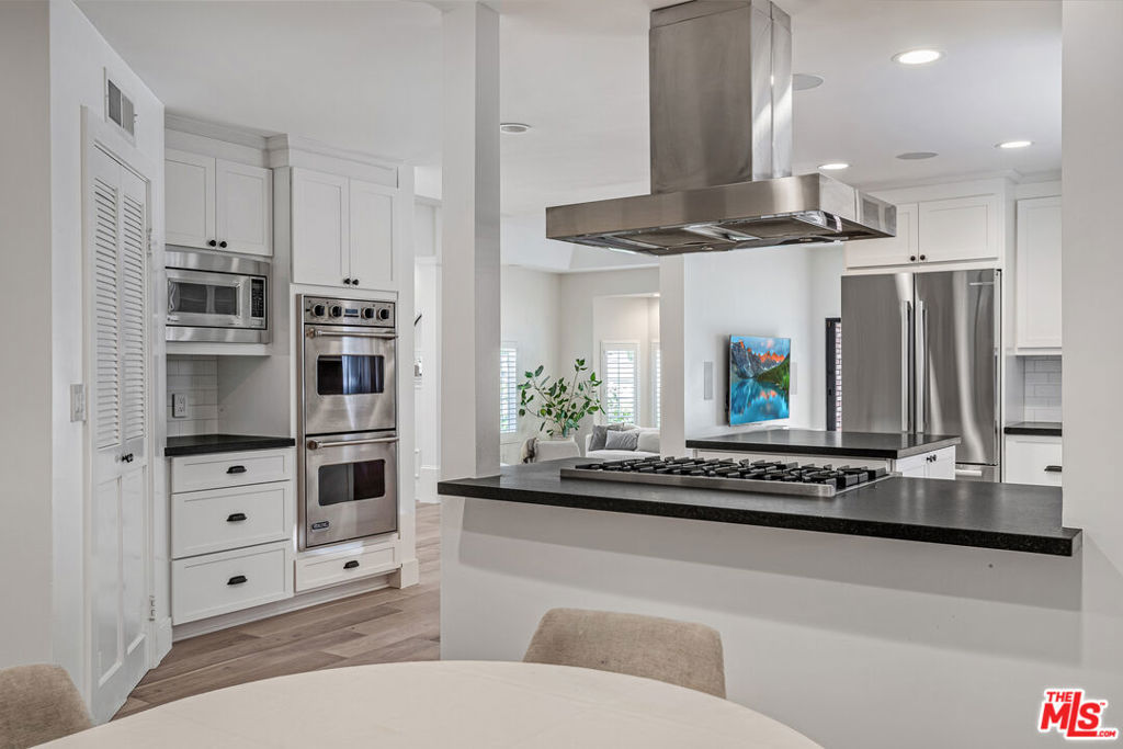 16041 Dickens Street