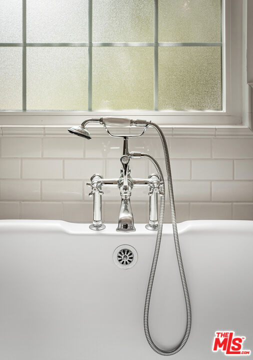 16041 Dickens Street