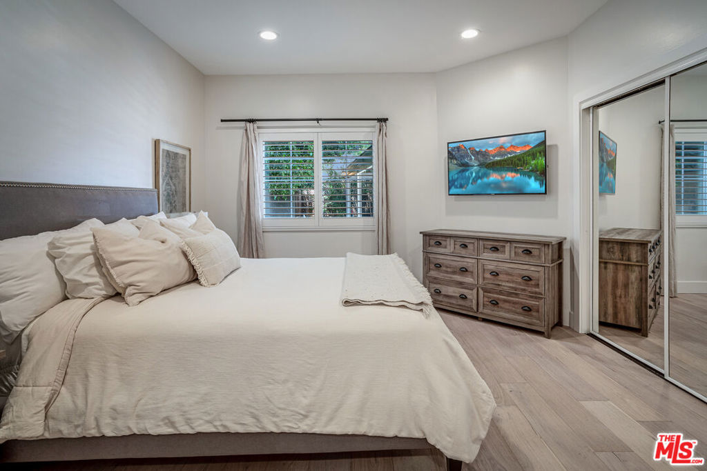 16041 Dickens Street