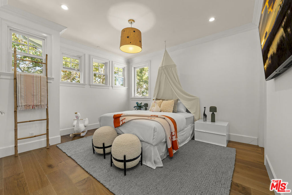 12308 Cantura Street