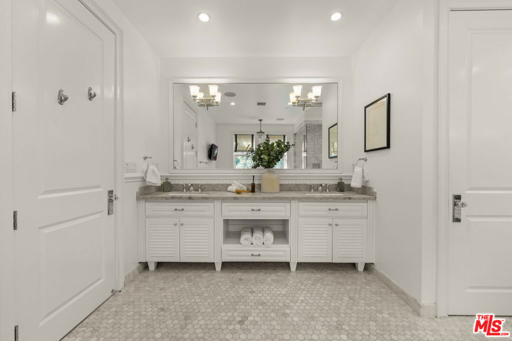 12308 Cantura Street