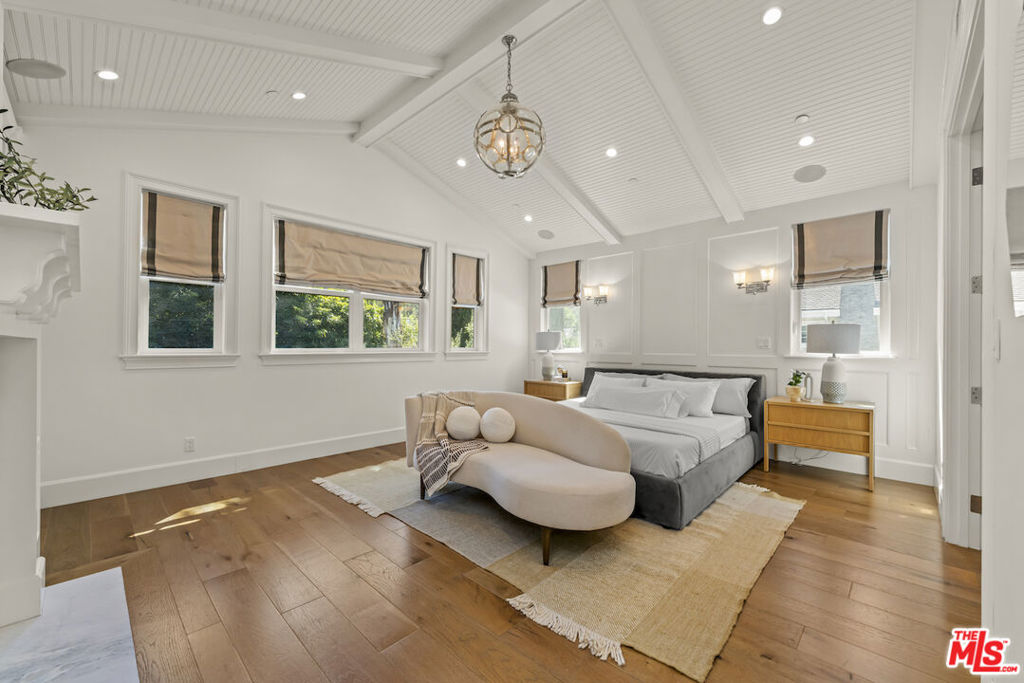 12308 Cantura Street