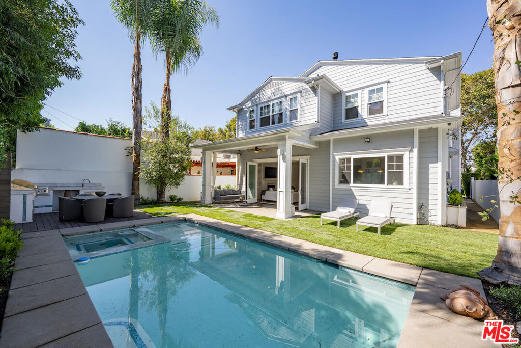 12308 Cantura Street