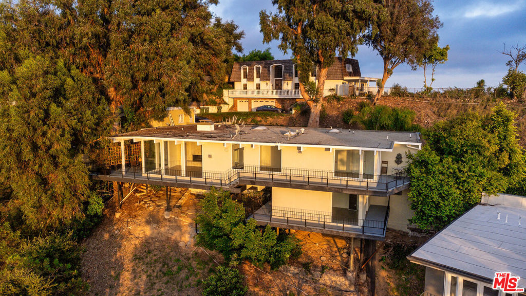 789 Linda Flora Drive