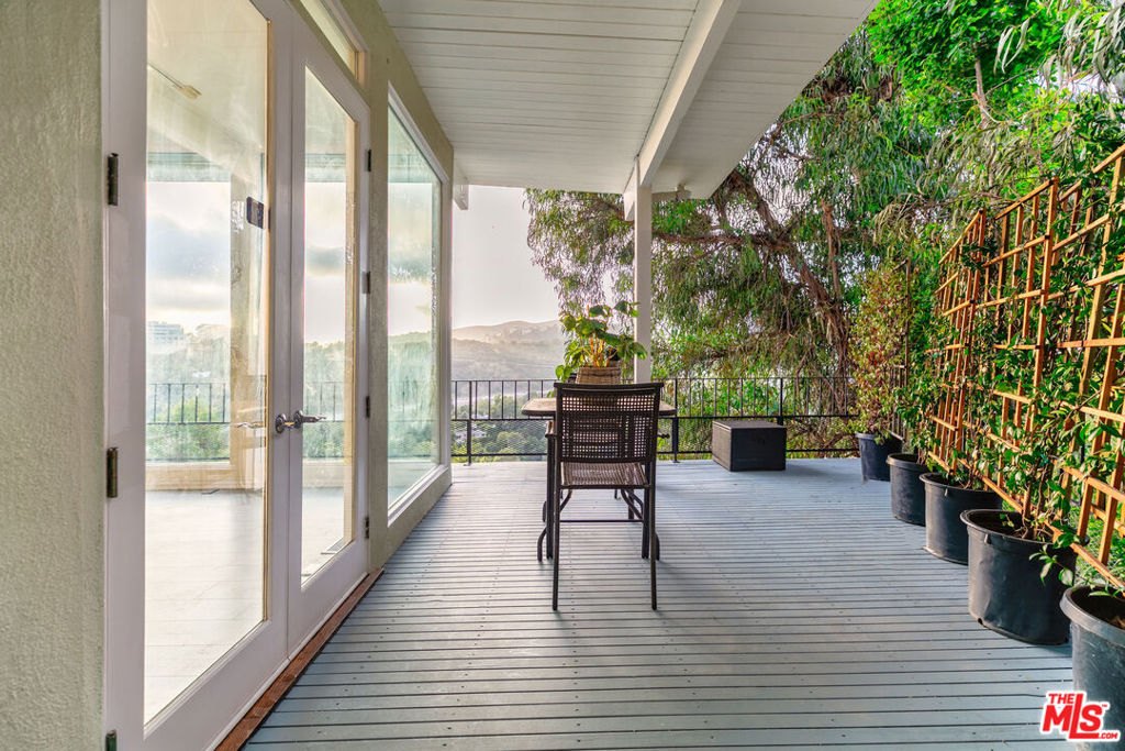 789 Linda Flora Drive