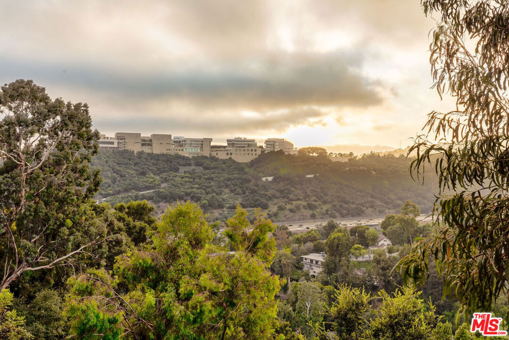 789 Linda Flora Drive