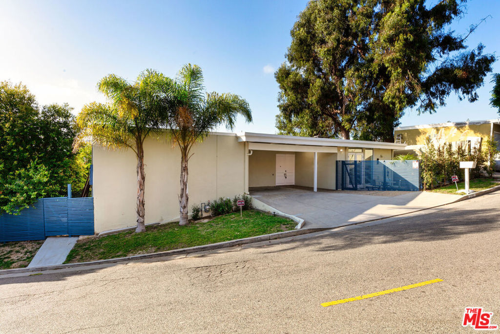 789 Linda Flora Drive