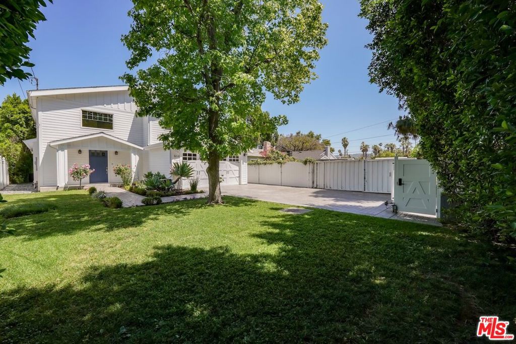 5114 Cedros Avenue