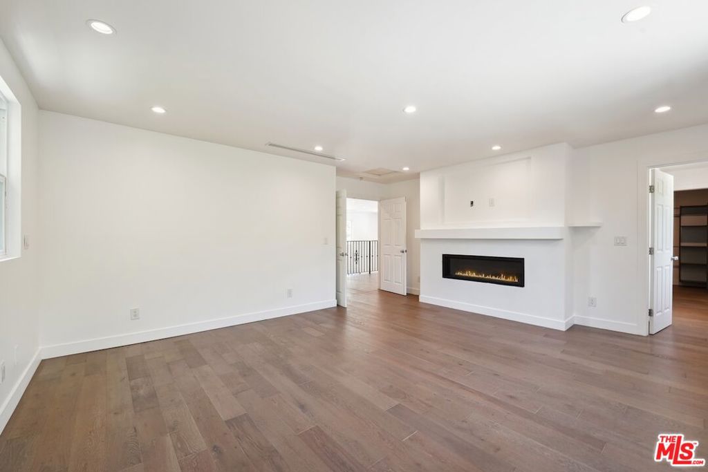 5114 Cedros Avenue