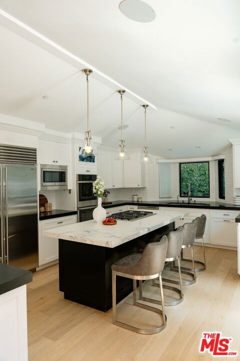 540 Westmount Dr