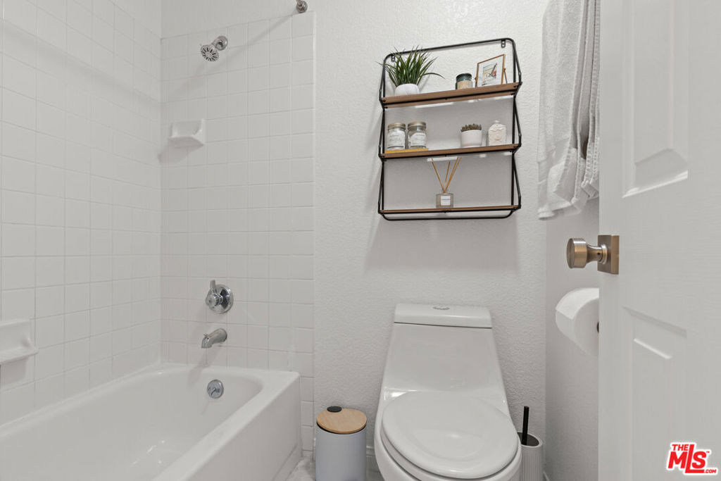 5837 Oak Bend Lane 412