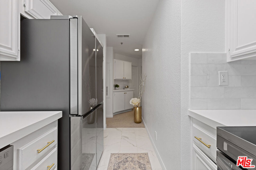 5837 Oak Bend Lane 412