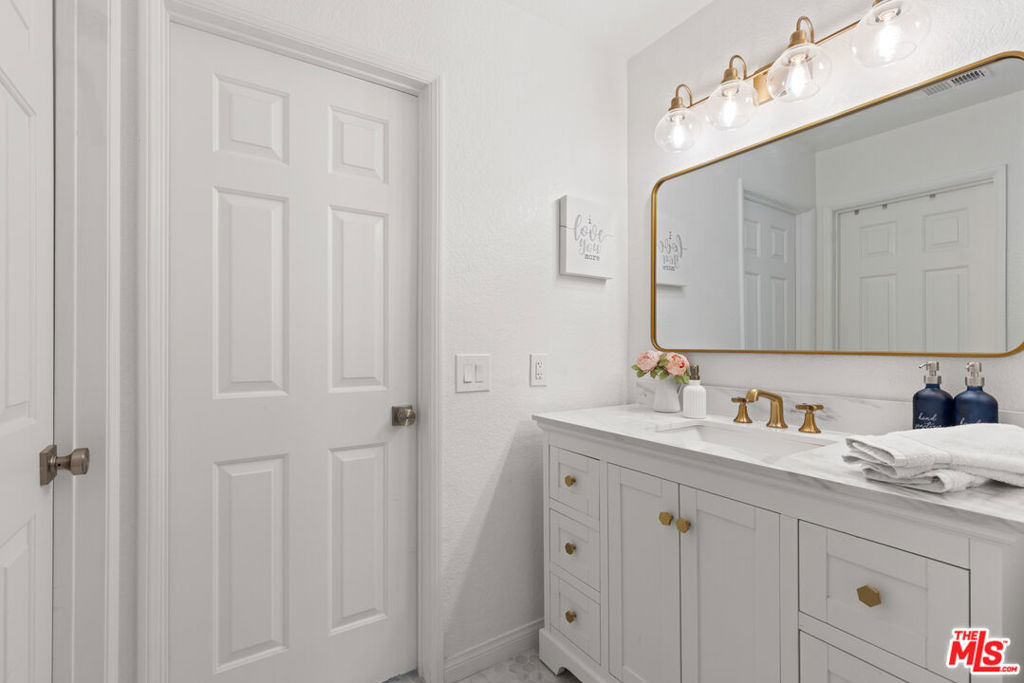 5837 Oak Bend Lane 412