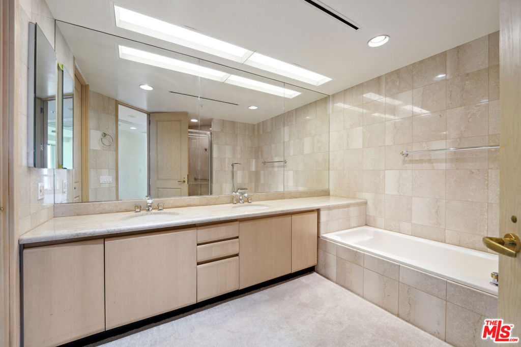 10490 Wilshire Boulevard 1402